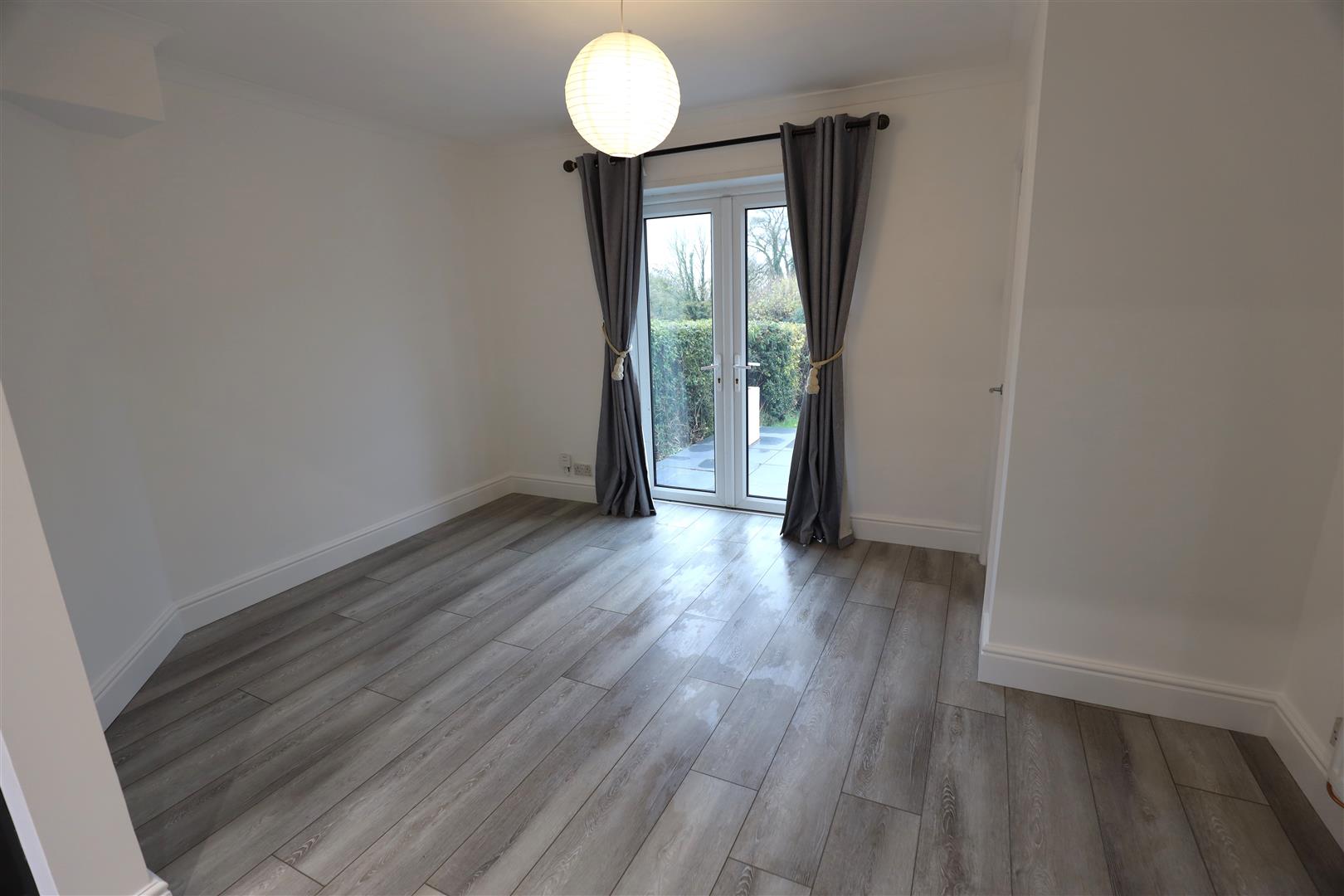 8 Grants Field The Downs, St Nicholas, Cardiff CF5 6SE